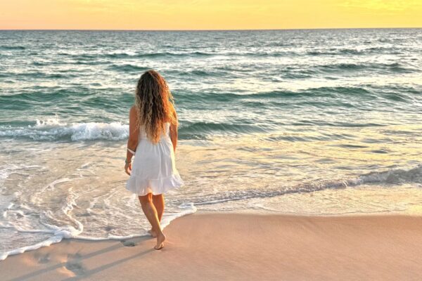 beach_walk_sunset_closing2025_2026newyear